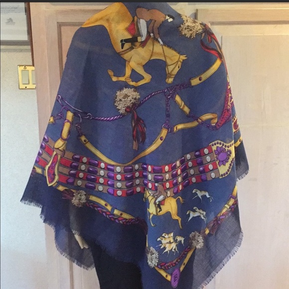 NWOT Made in Italy Pure Wool Scarf/Shawl - Picture 1 of 8